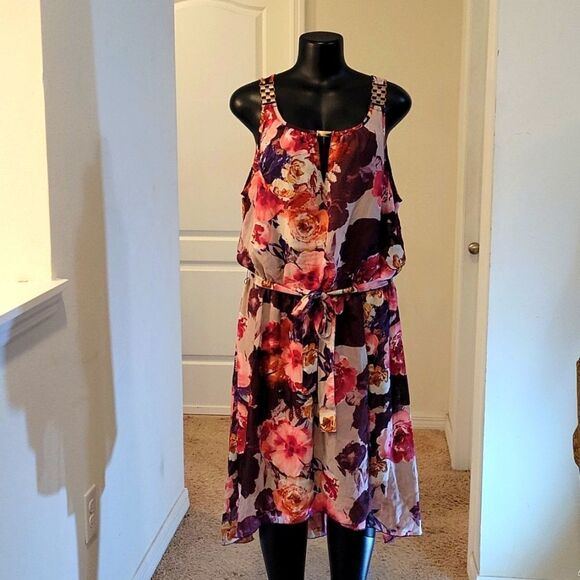 MIIE GABRIELLE MULTI-COLOR FLORAL PRINT DESIGN ROUNDNECK LINE SLEEVELESS DRESS - Picture 2 of 16